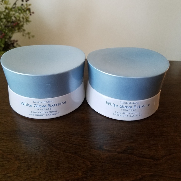 Elizabeth Arden Other - 2 Elizabeth Arden White Glove Extreme Capsules